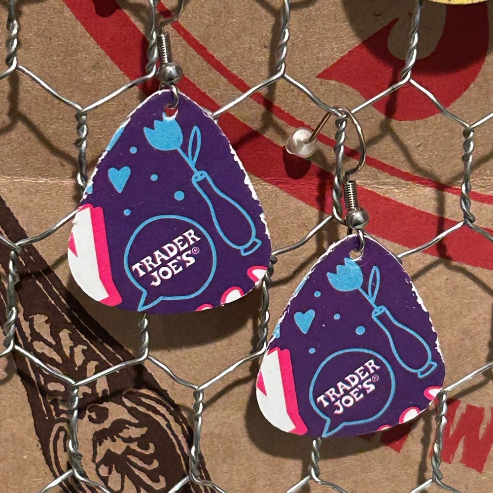 Trader Joe’s earrings logo recycled gift card
